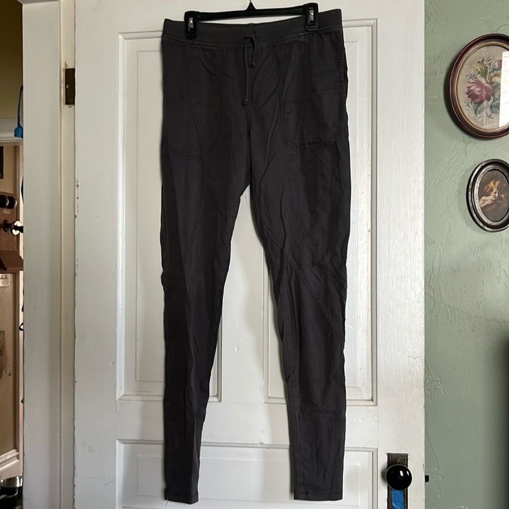 Gray prairie underground jogger